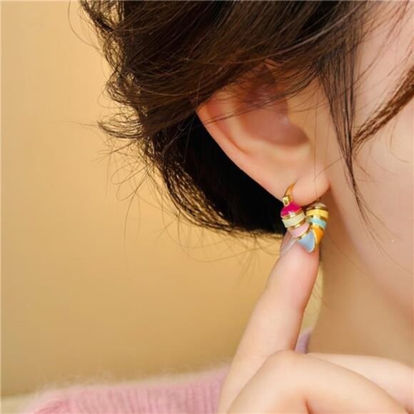 Gold Heart Hoop Earrings – 18K Plated Bamboo Imitation Hoops - Picture 3 of 6